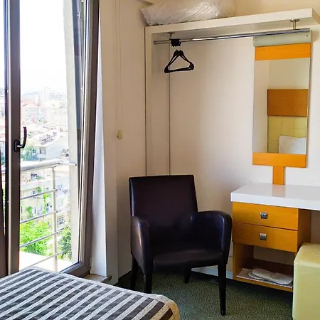 Nuezhet Hotell 4*