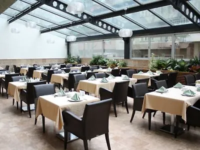 Nuezhet Hotell