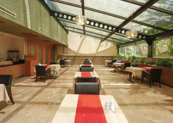 努兹赫特酒店 4*